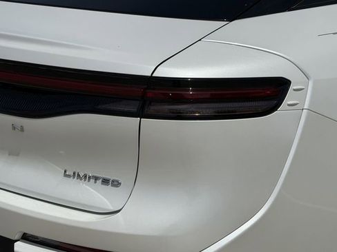 Used 2024 Toyota Crown Limited image 7