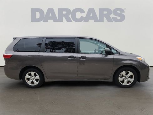 Used 2020 Toyota Sienna L image 7