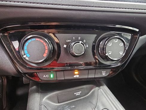 Used 2017 Honda HR-V LX image 17