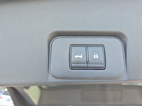 Used 2025 Nissan Rogue Platinum AWD/4WD image 13