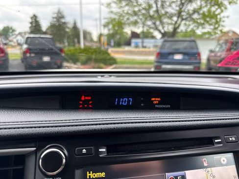 Used 2017 Toyota Highlander XLE AWD/4WD image 36