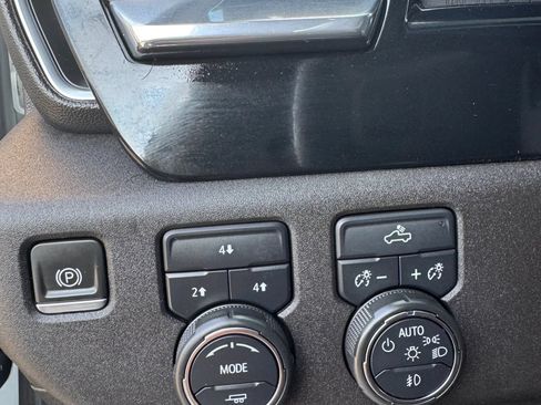 Used 2024 Chevrolet Silverado 2500 LT AWD/4WD image 18