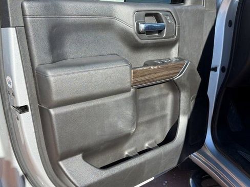 Used 2020 Chevrolet Silverado 1500 LT image 12