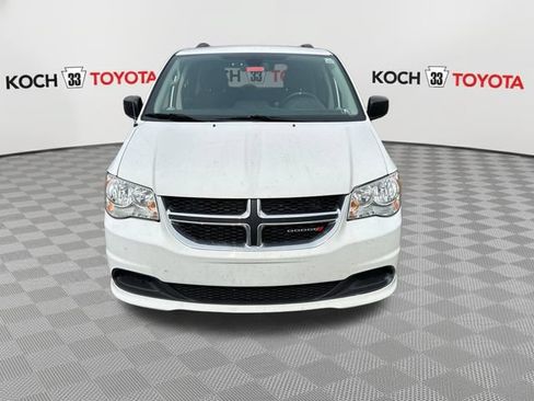 Used 2019 Dodge Grand Caravan SE w/ UConnect Hands-Free Group FWD image 2