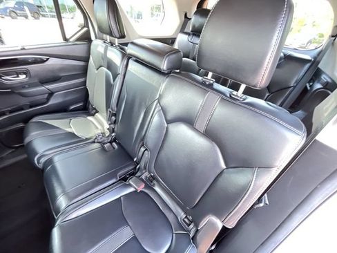 Certified 2025 Honda Pilot EX-L image 17