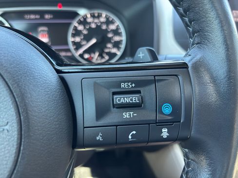 Used 2023 Nissan Rogue SL image 21