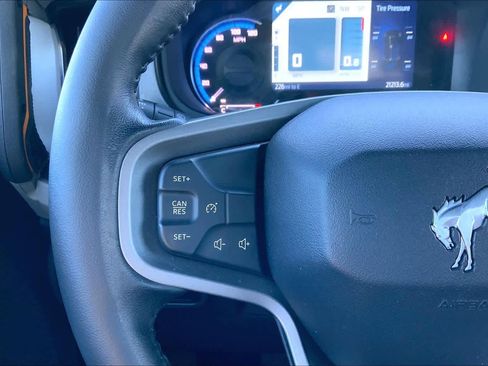 Used 2023 Ford Bronco Badlands image 48