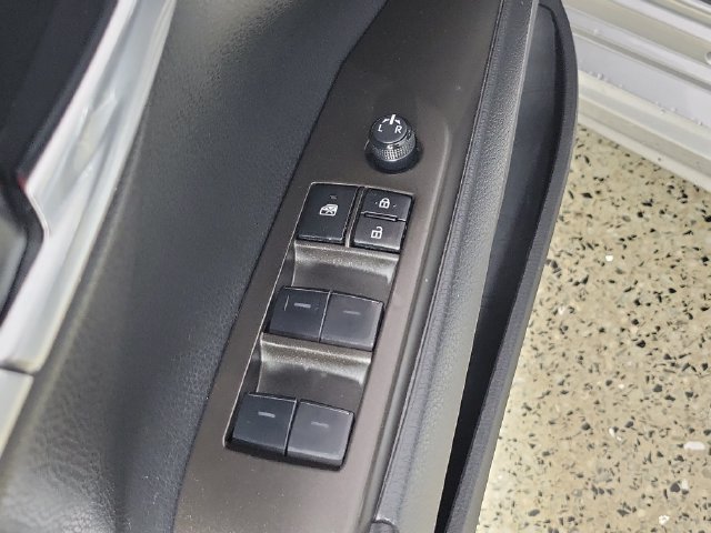 Used 2023 Toyota Camry SE FWD image 22