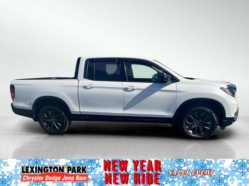 Used 2023 Honda Ridgeline Sport image 4
