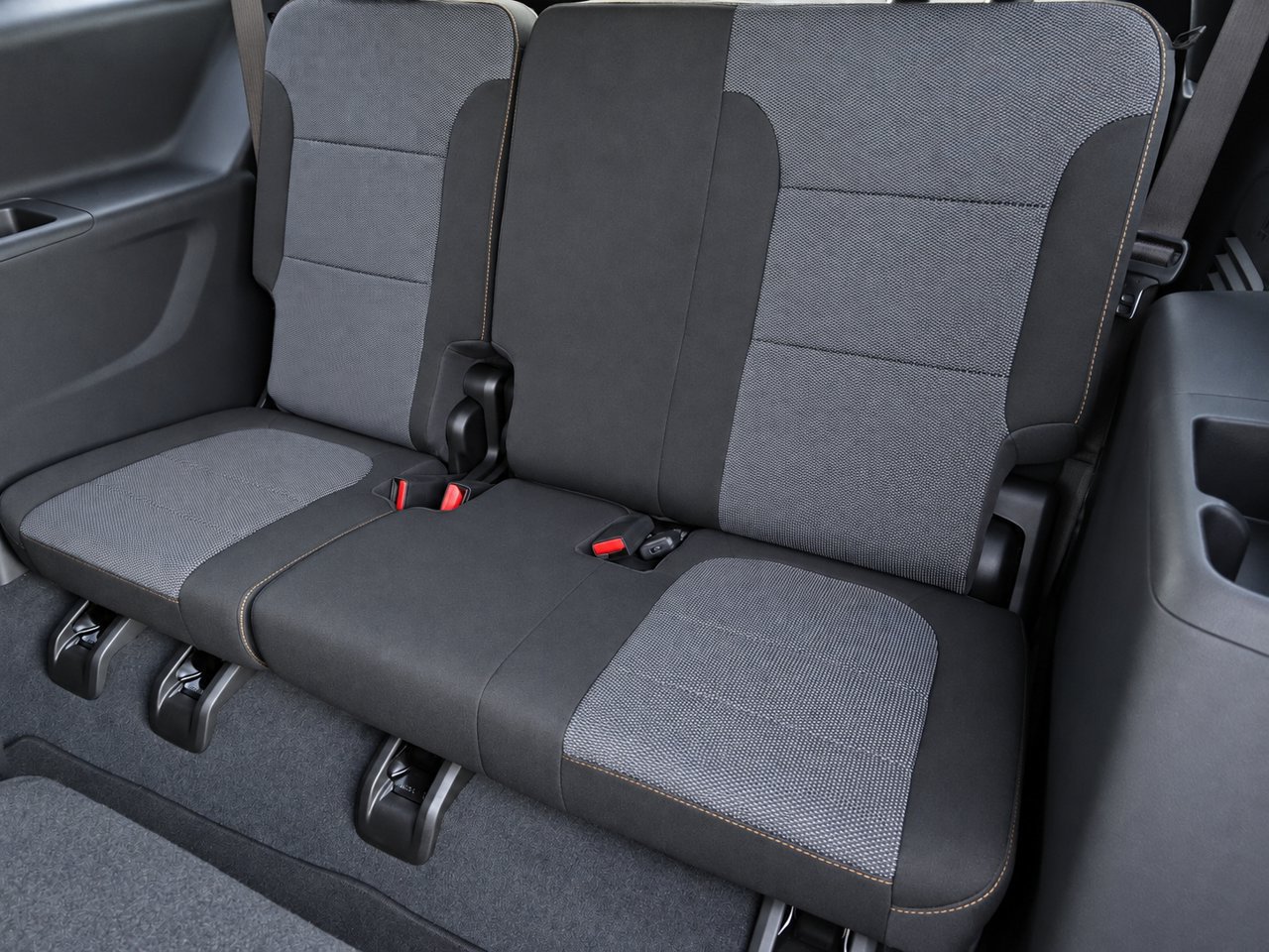 Certified 2021 Chevrolet Traverse LS FWD image 24