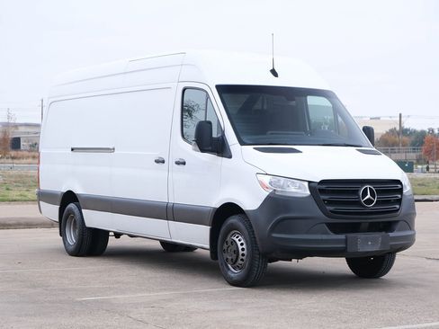 Used 2019 Mercedes-Benz Sprinter 170 Cargo image 5