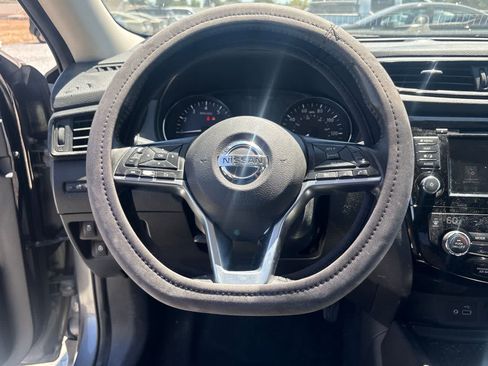 Used 2018 Nissan Rogue SV w/ Premium Package AWD/4WD image 23