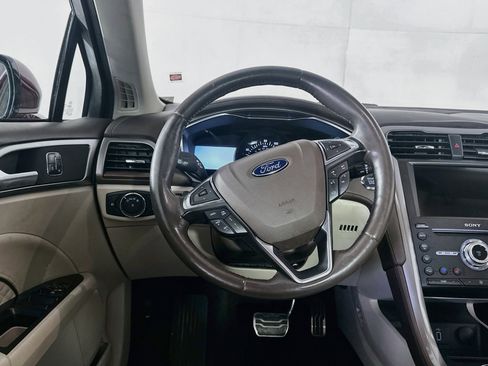 Used 2017 Ford Fusion Platinum FWD image 18