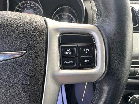 Used 2014 Chrysler 200 Touring FWD image 16