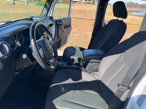 Used 2017 Jeep Wrangler Unlimited Sport w/ Quick Order Package 24S image 11