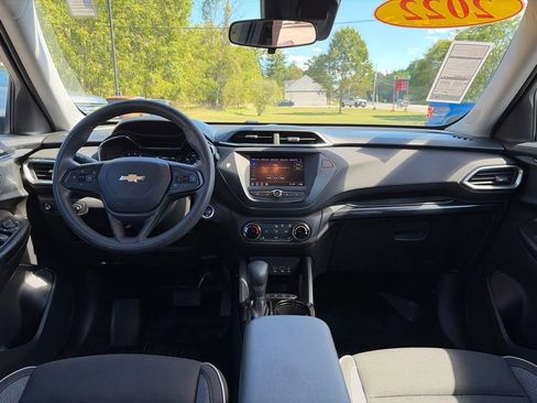 Used 2022 Chevrolet TrailBlazer LT w/ Confidence II Package FWD image 19