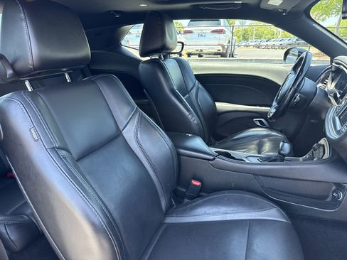 Used 2018 Dodge Challenger GT w/ Blacktop Package AWD/4WD image 31