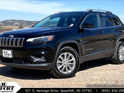 Used 2019 Jeep Cherokee Latitude w/ Popular Appearance Group