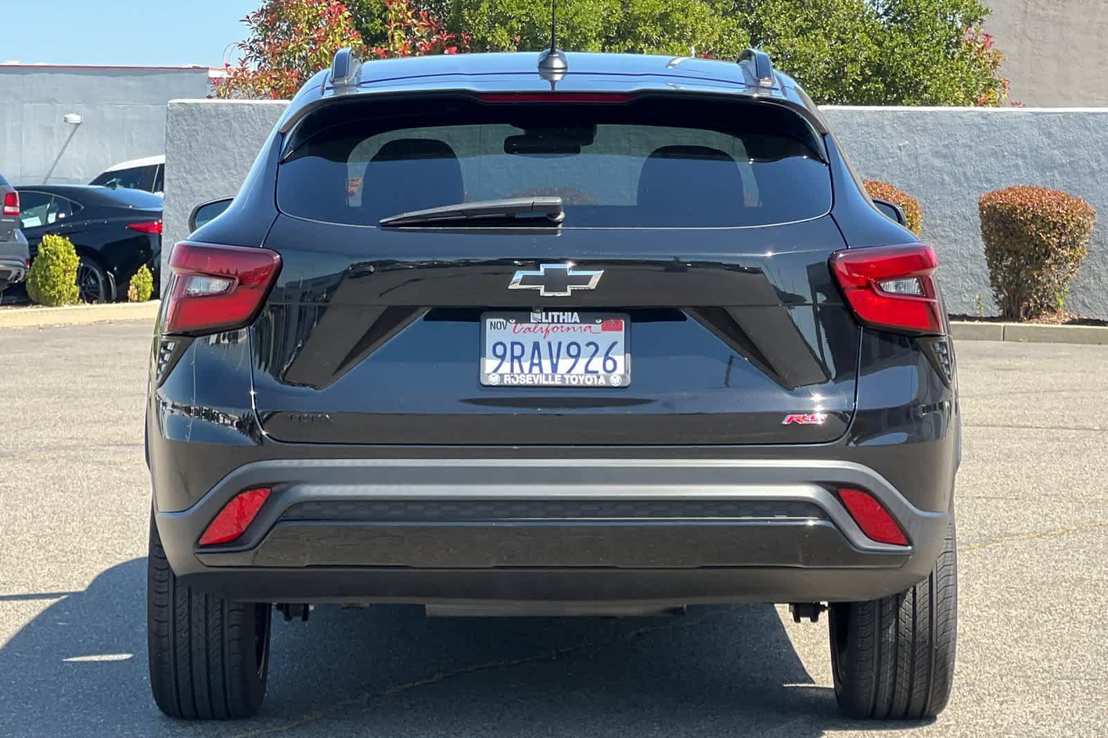Used 2024 Chevrolet Trax RS w/ Sunroof Package FWD image 8