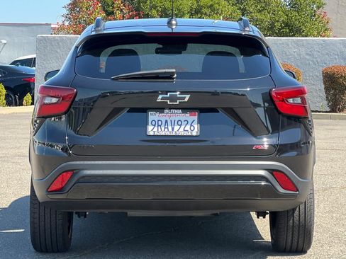 Used 2024 Chevrolet Trax RS w/ Sunroof Package FWD image 8