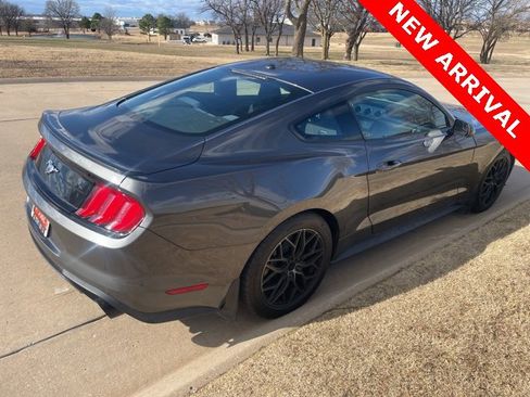 Used 2018 Ford Mustang Coupe w/ Equipment Group 101A image 3