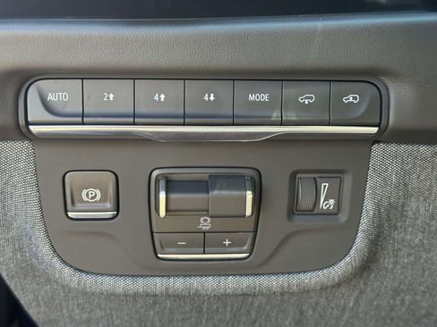 Used 2025 Cadillac Escalade Sport Platinum w/ LPO, ONYX Package AWD/4WD image 21