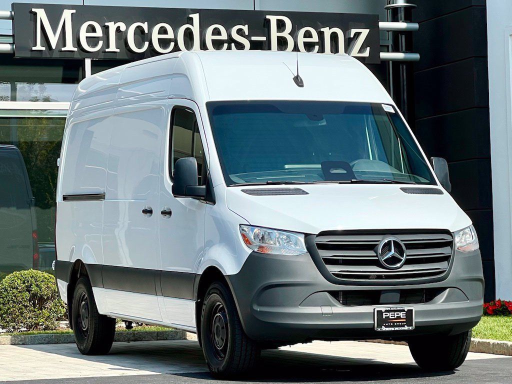 Used 2025 Mercedes-Benz Sprinter 2500 image 1