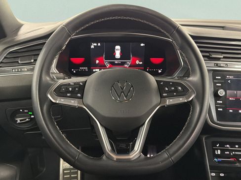 Certified 2023 Volkswagen Tiguan SE R-Line AWD/4WD image 36