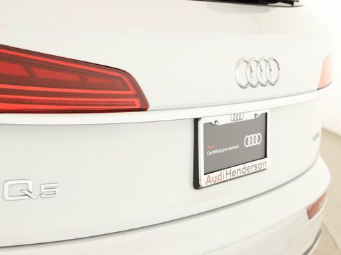 Used 2021 Audi Q5 Prestige w/ Prestige Package image 31