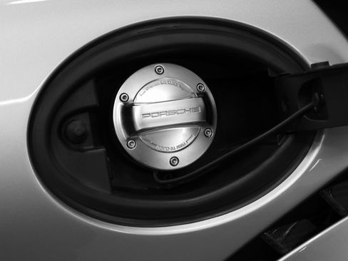 Used 2018 Porsche 911 GT2 RS w/ Weissach Package image 22