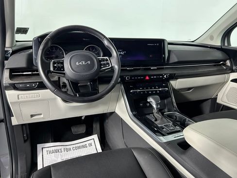 Used 2024 Kia Carnival EX FWD image 18
