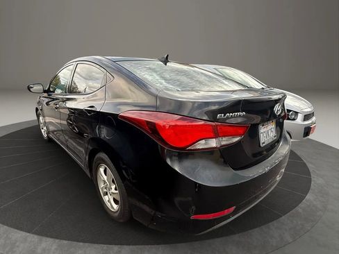 Used 2015 Hyundai Elantra SE image 4