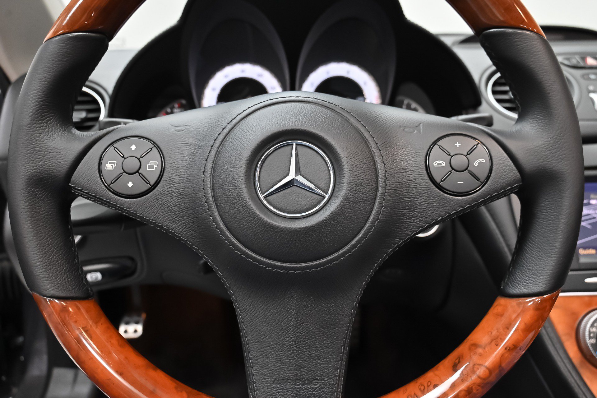 Used 2009 Mercedes-Benz SL 550 image 9