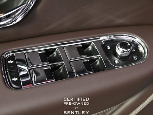 Used 2024 Bentley Bentayga Extended Wheelbase image 23