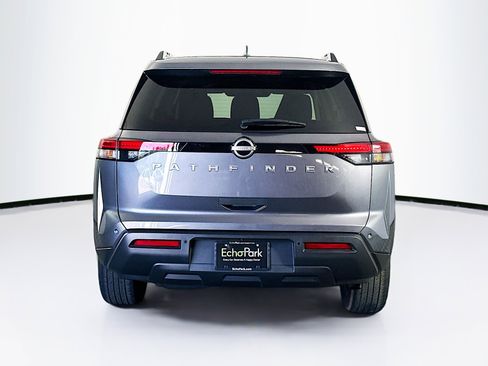 Used 2025 Nissan Pathfinder SV FWD image 7