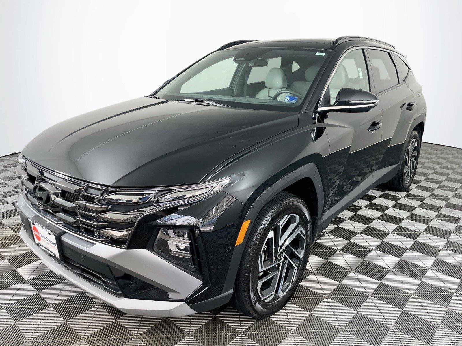 Certified 2025 Hyundai Tucson Limited AWD/4WD image 3