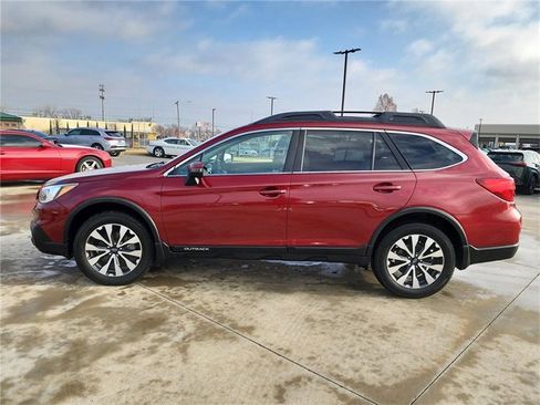 Used 2015 Subaru Outback 2.5i Limited image 4