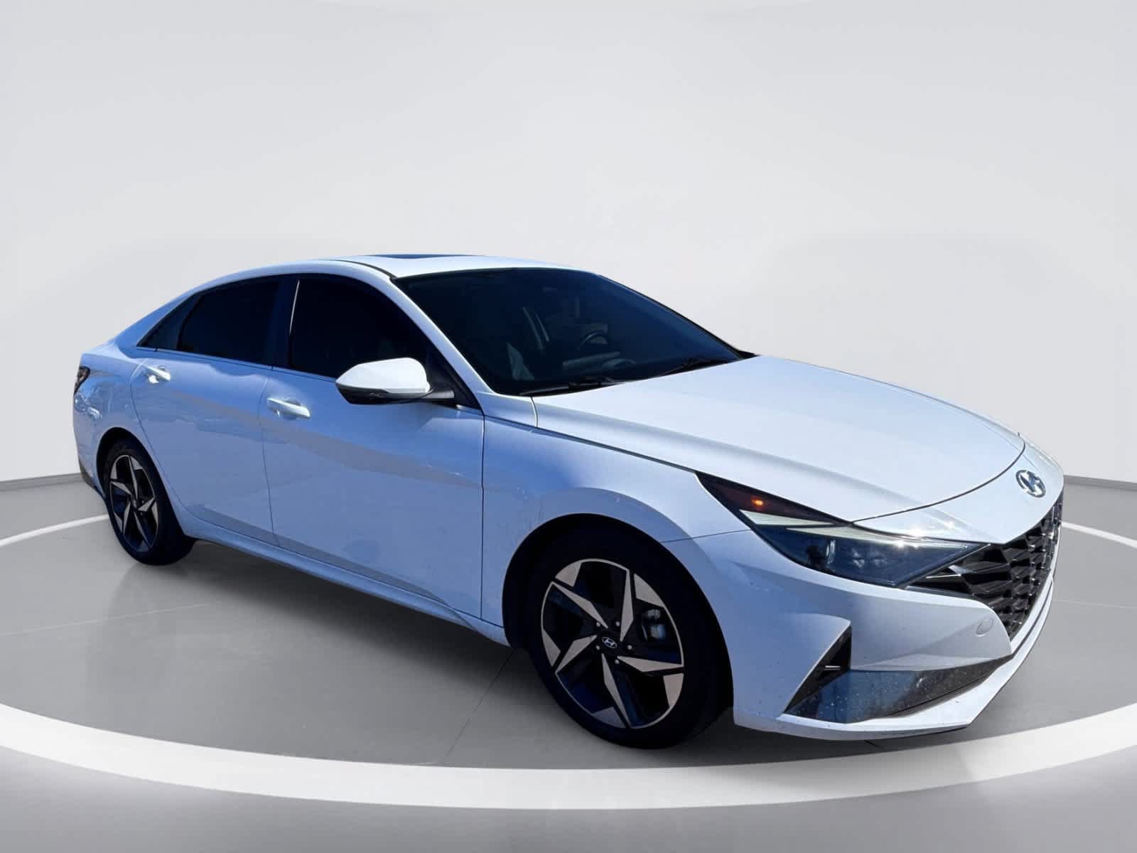 Used 2022 Hyundai Elantra Limited FWD image 7