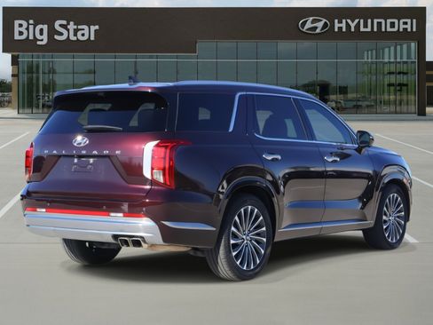 Used 2023 Hyundai Palisade Calligraphy FWD image 4