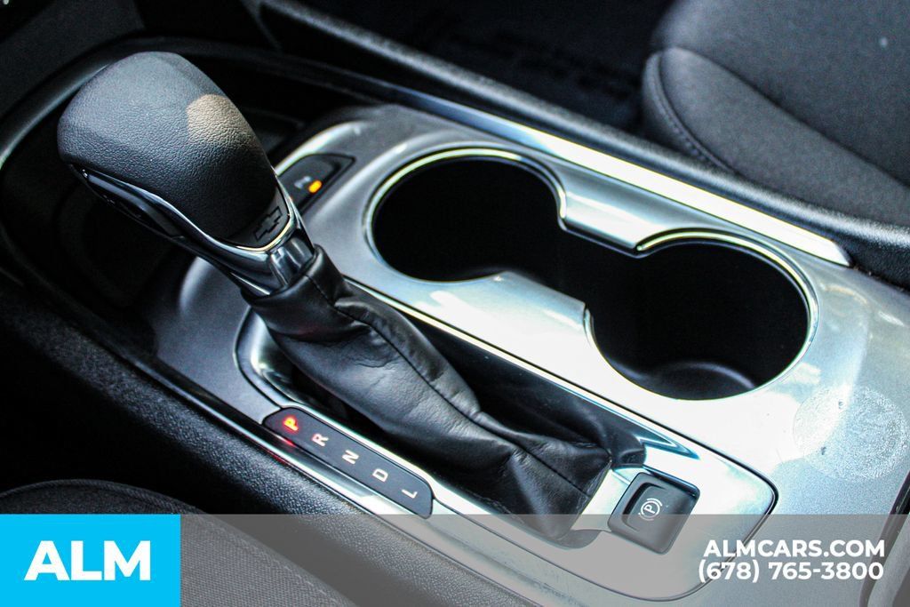 Used 2025 Chevrolet Malibu LT FWD image 36