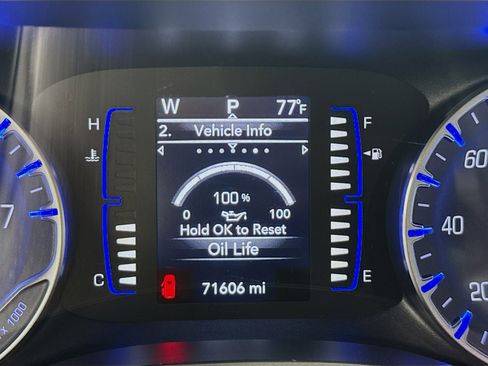 Used 2018 Chrysler Pacifica Touring Plus FWD image 13