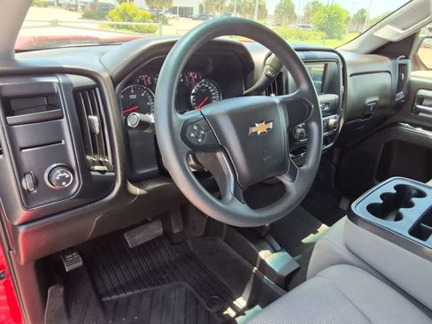 Used 2019 Chevrolet Silverado 1500 Custom w/ Custom Convenience Package AWD/4WD image 10