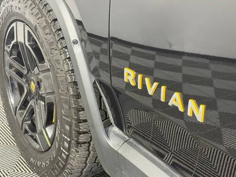 Used 2023 Rivian R1S Adventure AWD/4WD image 10