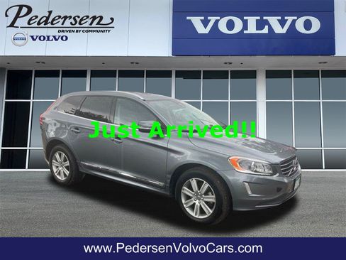 Used 2017 Volvo XC60 T5 Inscription w/ Preferred Option Package AWD/4WD image 1