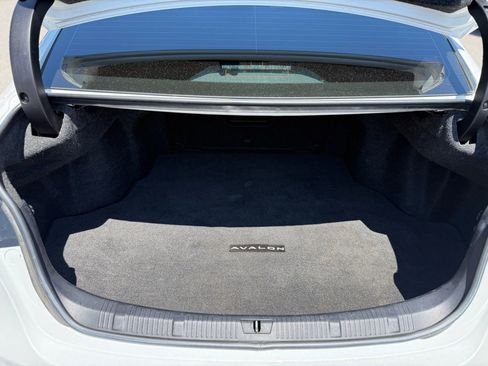 Used 2016 Toyota Avalon XLE Premium FWD image 11