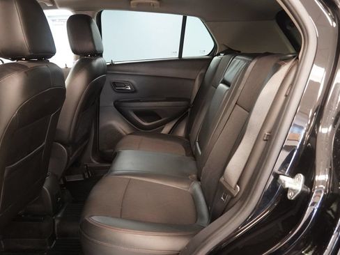 Used 2020 Chevrolet Trax LT w/ LT Convenience Package FWD image 25