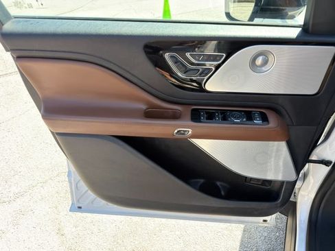 Used 2022 Lincoln Aviator Grand Touring w/ Equipment Group 301A AWD/4WD image 22