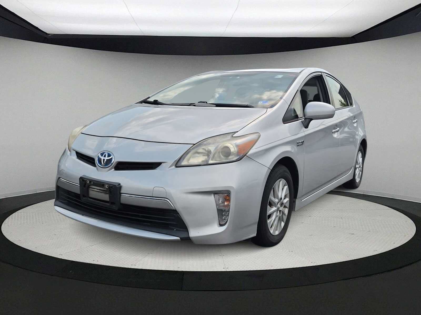 Used 2013 Toyota Prius Prime Plug-In Hybrid FWD image 4