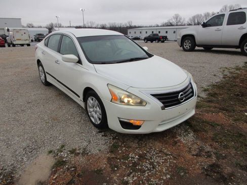Used 2015 Nissan Altima 2.5 S w/ Power Driver Seat Package image 2