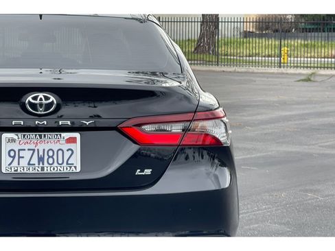 Used 2022 Toyota Camry LE w/ Carpet Mat Package (TMS) image 42